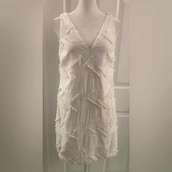 Maeve | Anthropologie white sleeveless fringe v neck sheath mini dress size 0P - Picture 2 of 7